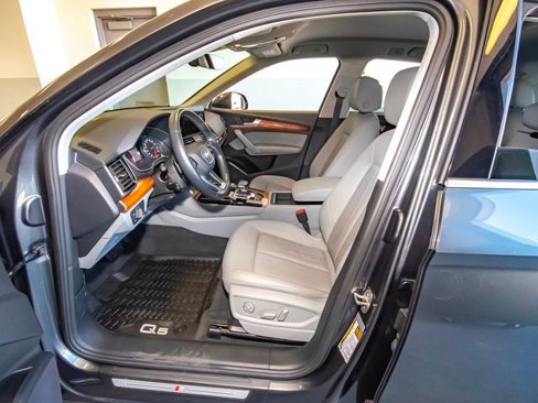 Used 2022 Audi Q5 2.0T Premium w/ Convenience Package image 35