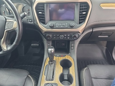 Used 2019 GMC Acadia Denali image 28