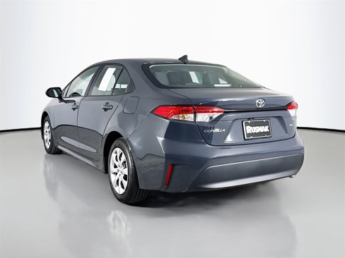 Used 2025 Toyota Corolla LE image 5