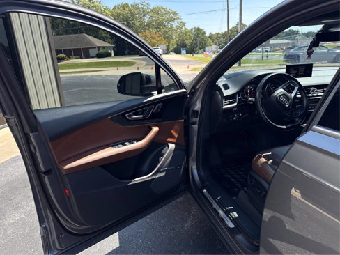 Used 2017 Audi Q7 3.0T Prestige image 23