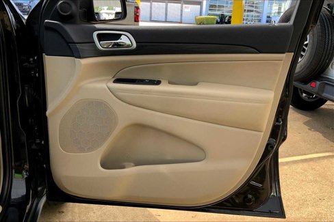 Certified 2022 Jeep Grand Cherokee Laredo E image 22