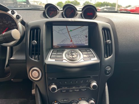 Used 2014 Nissan 370Z Touring w/ Sport Package image 22