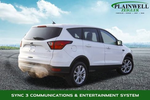 Used 2019 Ford Escape SE image 3