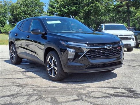 New 2025 Chevrolet Trax RS w/ Sunroof Package image 3