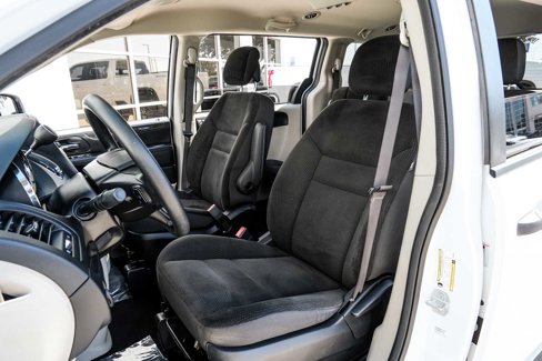 Used 2019 Dodge Grand Caravan SE image 26