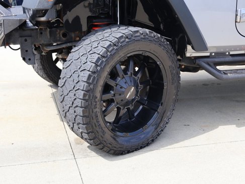 Used 2016 Jeep Wrangler Unlimited Rubicon image 34