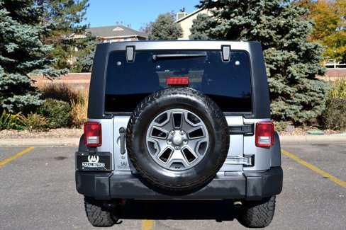 Used 2015 Jeep Wrangler Unlimited Rubicon w/ Dual Top Group image 12