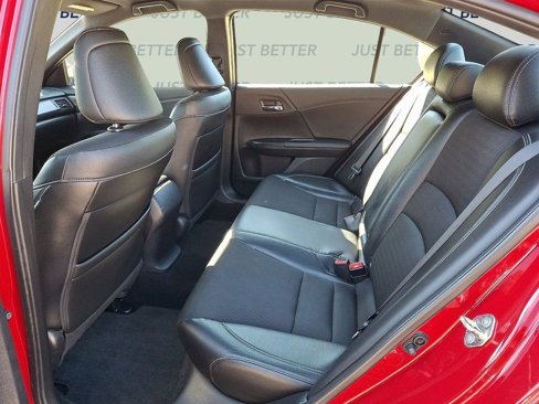 Used 2017 Honda Accord Sport image 8