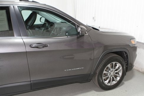 Used 2019 Jeep Cherokee Latitude Plus w/ Cold Weather Group image 35