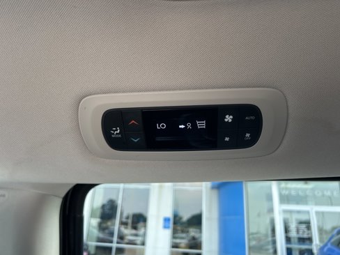 Used 2017 Chrysler Pacifica Touring-L image 16