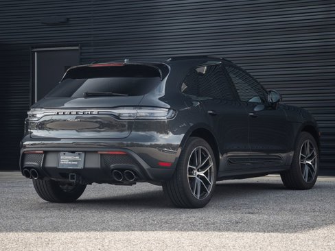 Certified 2025 Porsche Macan image 16