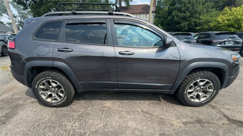 Used 2020 Jeep Cherokee Trailhawk w/ Cold Weather Group image 9