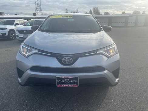Used 2018 Toyota RAV4 LE image 2