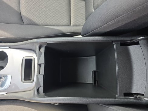Used 2021 Chevrolet Malibu LT image 35