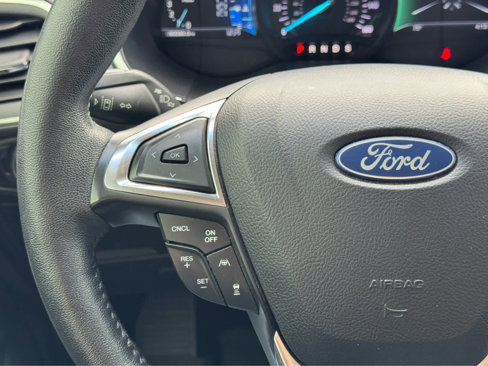 Used 2020 Ford Edge Titanium image 15