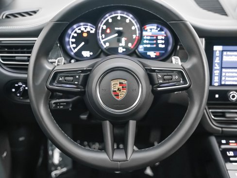 Certified 2022 Porsche Macan S image 17