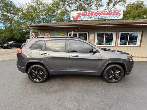 Used 2019 Jeep Cherokee Latitude Plus image 3
