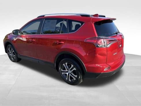 Used 2017 Toyota RAV4 LE image 3