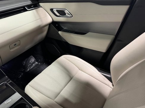 Used 2023 Land Rover Range Rover Velar R-Dynamic S image 17