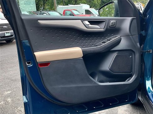 Used 2020 Ford Escape SEL image 18