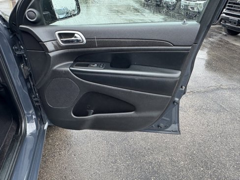 Used 2018 Jeep Grand Cherokee Altitude image 41