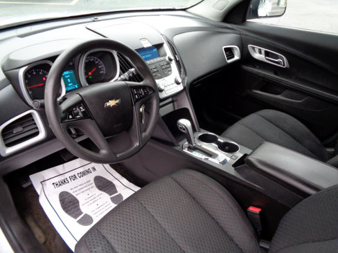 Used 2015 Chevrolet Equinox L image 2