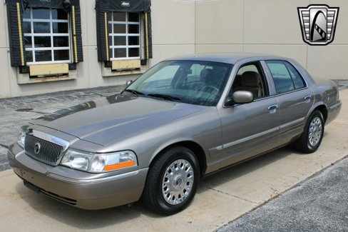 Used 2004 Mercury Grand Marquis GS image 2