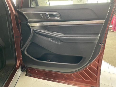 Used 2018 Ford Explorer XLT w/ Equipment Group 201A image 27