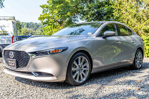 Used 2022 MAZDA MAZDA3 s image 3