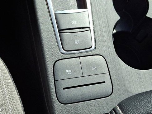 Certified 2020 Ford Escape SE image 22