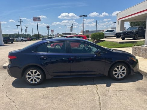 Used 2023 Toyota Corolla LE image 4