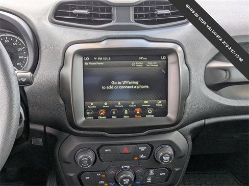 Used 2023 Jeep Renegade Latitude image 18