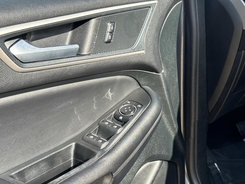 Used 2024 Ford Edge SEL image 17