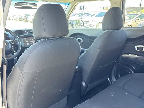 Used 2019 Kia Soul + image 16