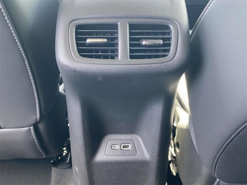 Used 2023 Buick Envision Essence image 11
