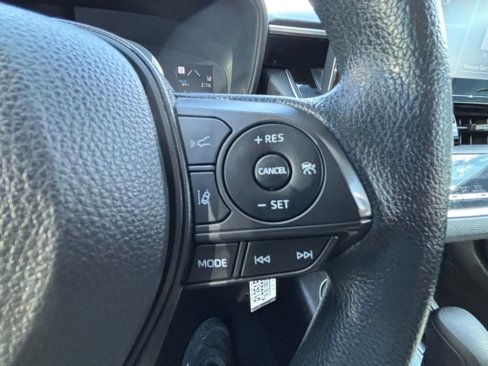 Used 2022 Toyota Corolla LE image 27