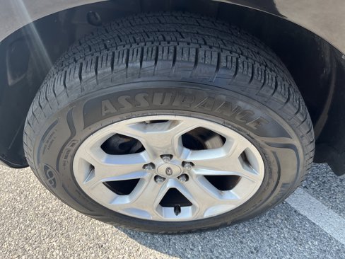 Used 2013 Ford Edge SEL image 23