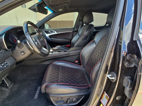 Used 2019 Genesis G70 2.0T Advanced w/ Sport Package image 4