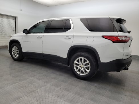 Used 2020 Chevrolet Traverse LS image 3