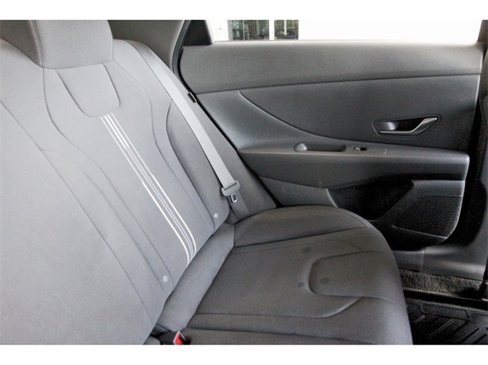 Used 2024 Hyundai Elantra SEL image 11