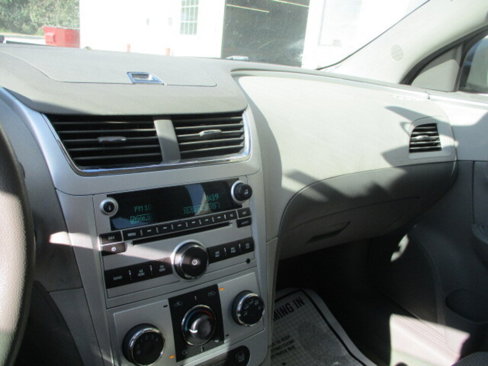 Used 2010 Chevrolet Malibu LS image 37
