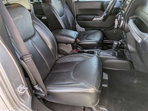 Used 2016 Jeep Wrangler Unlimited Sahara image 23