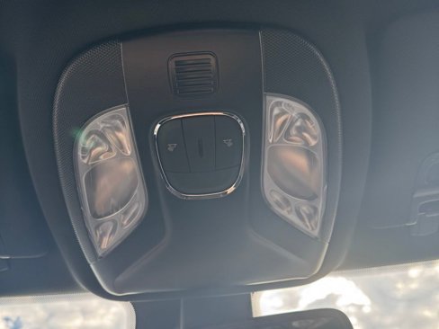 New 2025 Jeep Compass Limited image 25