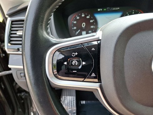 Used 2018 Volvo XC90 T6 Momentum w/ Convenience Package image 22