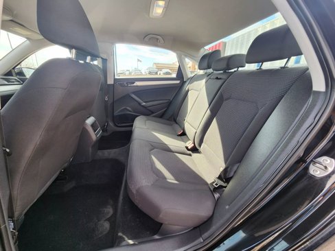 Used 2016 Volkswagen Passat 1.8T S image 17