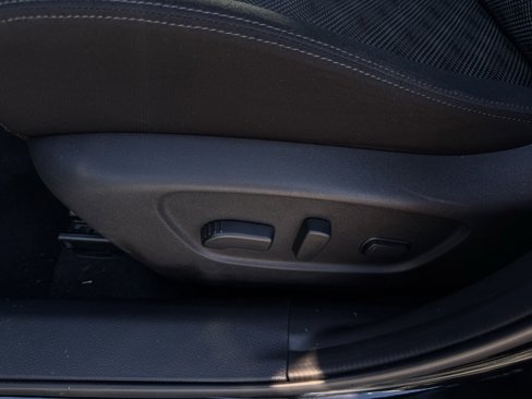 Used 2020 Nissan Rogue Sport SV image 11