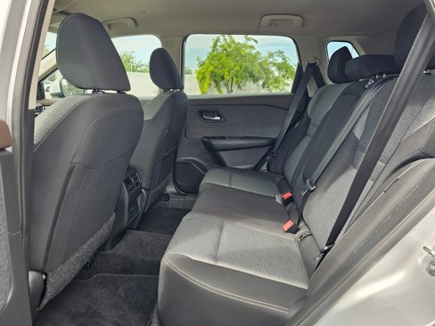 Used 2023 Nissan Rogue SV image 13