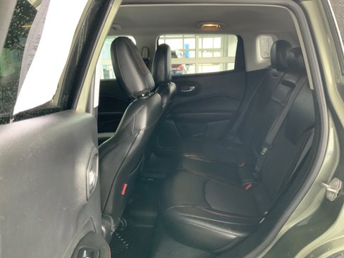 Used 2018 Jeep Compass Trailhawk image 18