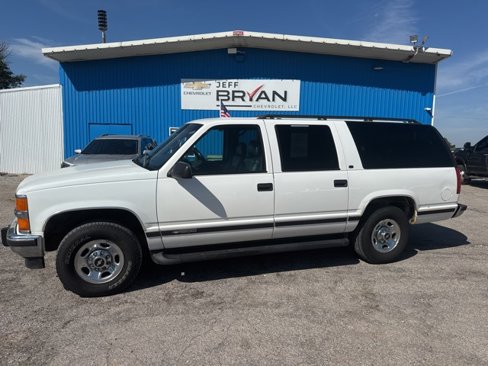 Used 1999 Chevrolet Suburban 2WD w/ Preferred Equipment Group 3 image 1