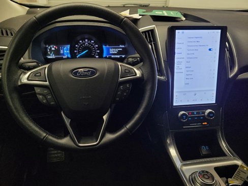 Used 2024 Ford Edge Titanium image 22